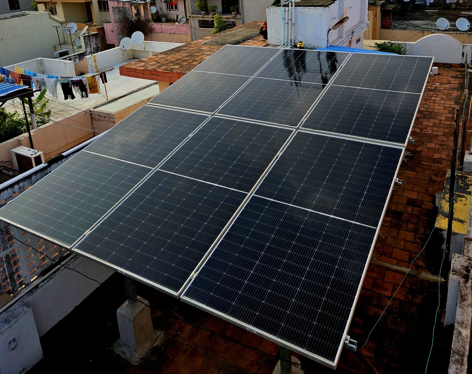 Top-view-of-Harish's-3.2-KWp-Rooftop-Solar-plant