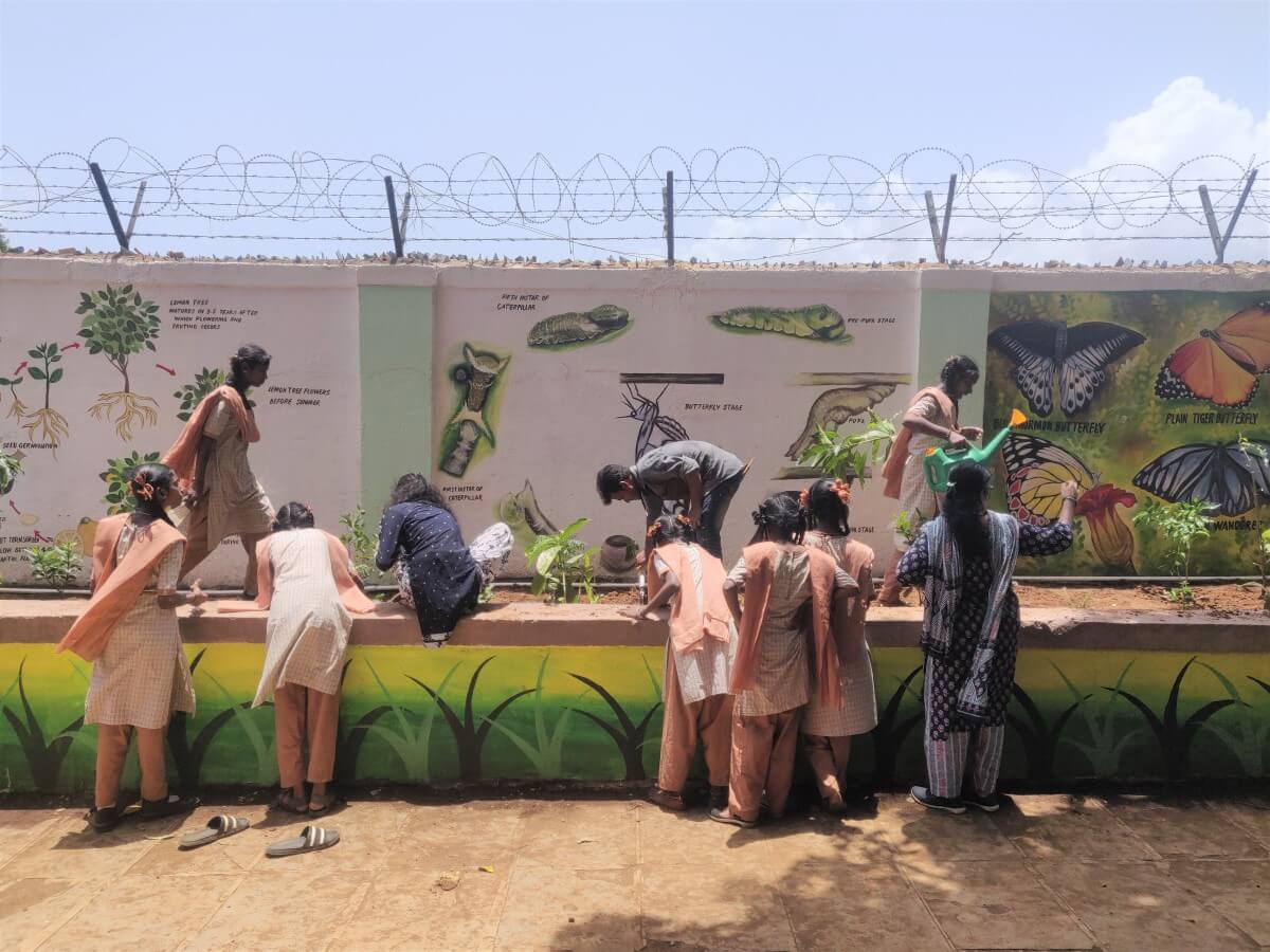 Micro-greening initiative at Shahaji Nagar Municipal School, Cheeta Camp, Mumbai. Photo by: Shruti Maliwar/WRI India.