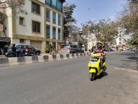 The electrification of two-wheelers (2Ws) provides an enormous opportunity to cut down on Carbon Dioxide emissions and improve air quality levels. Photo by Bounce.