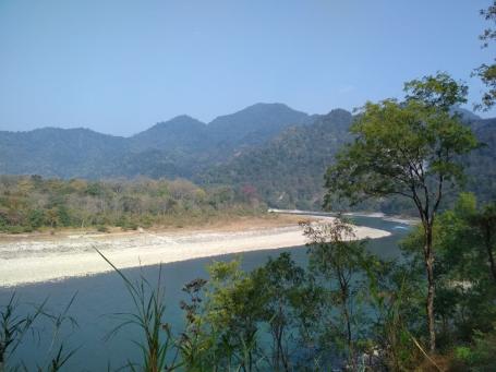 River flows through