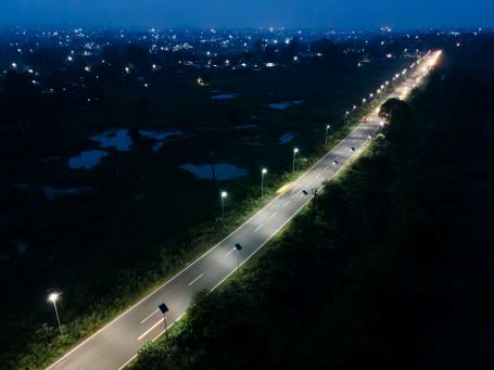 Solar streelights light up the highway out of giridih