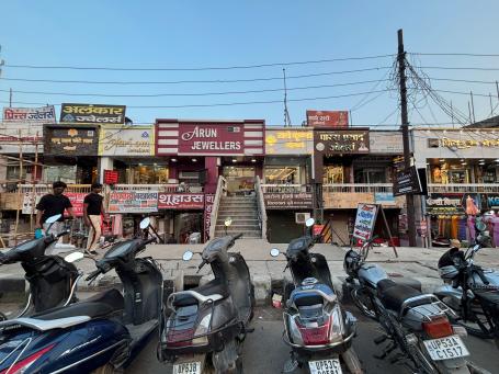 Rapti Complex, one of Gorakhpur’s oldest shopping complex has seen a drop in customers due to the rise of shopping malls.