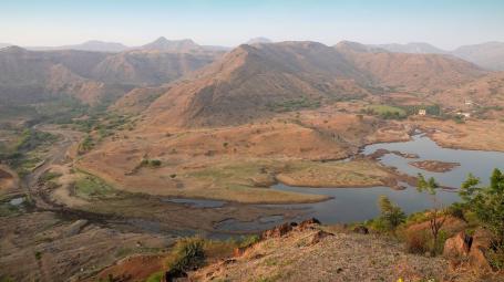 Landscapes in Barwani largely consist of bare hills and dry vegetation.