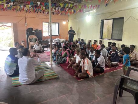 Residents gather to discuss land use, restoration plans and community forest rights in Tarwari village.