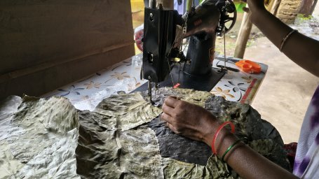 Stitching Pattal Plate made of Sal leaf in Bastar
