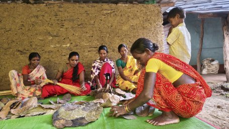 Members of the Ma Danteshwari Self Help Group (SHG) of Kesapur village, make pattals. 