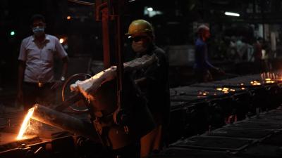 A worker at a forging and foundry unit in Tamil Nadu. Photo by PC Anto for WRI India.
