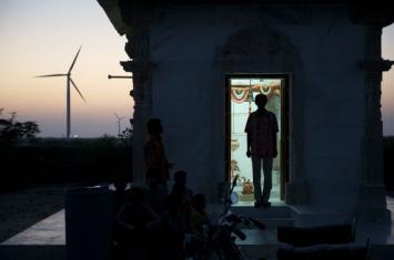 The sun sets in Gujarat. Photo by Danish Wind Industry Association/Flickr