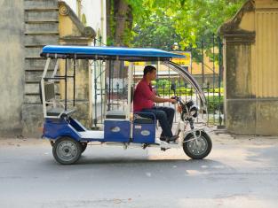  feature-electric-vehicle-rickshaw