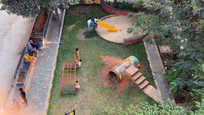 Puttani Park in Bengaluru’s KSRCTC Colony has given much-needed respite to the colony residents as they now have a safe, accessible public space near their homes where they can socialize with peers and their children can play. Photo by WRI India.