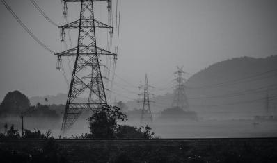 TANGEDCO’s growing debt has resulted in its credit rating being downgraded. With a credit rating of BBB and a negative outlook, the utility will find it difficult to raise additional funds needed to ensure uninterrupted power supply. Photo: Neelkamal Deka / Unsplash