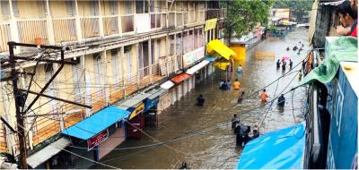 Dudh Bazaar in Koknipura, Nashik, is vulnerable to multiple climatic risks and hazards, such as urban flooding and waterlogging. Photo by Tanvi Ghaisas/WRI India.