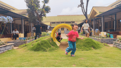 Kohima’s Naga Hospital recently transformed its courtyard into a playful area, for infants, toddlers and caregivers, with multi-height seating areas at the periphery. Photo credit: Sudipto Barua/WRI India