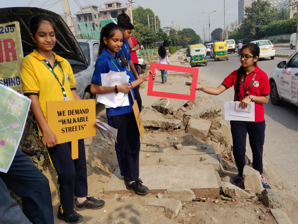 Students expressing dislikes of their commute through red frames.